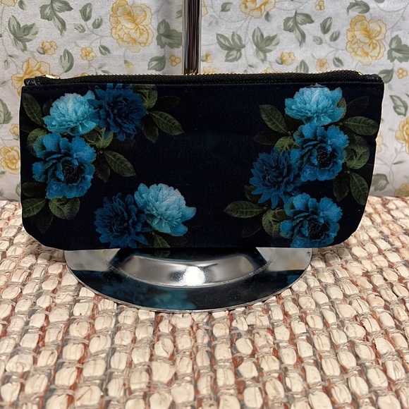 J.Jill Cosmetic zip pouch - Picture 3 of 4